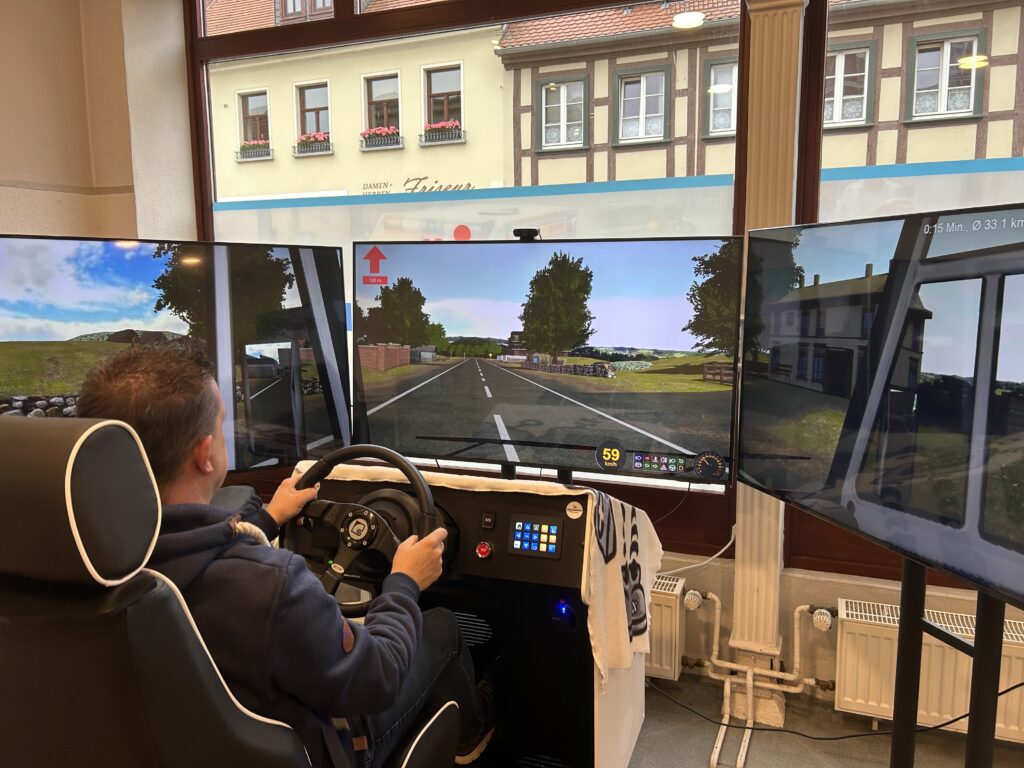 Der DVR empfiehlt den freiwilligen Einsatz von Fahrsimulationen in der Fahrausbildung. Lesen Sie die rechtssichere Zusammenfassung, Praxisbeispiele und häufig gestellte Fragen zum Vorstandsbeschluss vom 17.10.2024